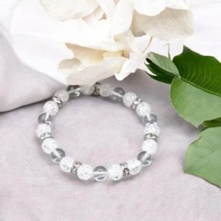 ✨ Energie z křišťálu ✨ Křišťál je kámen čistoty a světla. Pomáhá ti rozpustit staré vzorce, pročistit mysl a otevřít se...